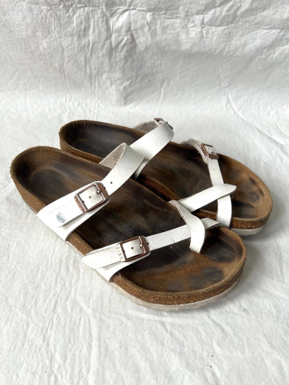 Birkenstock sandals womens 39 8 8.5 Wide white faux leather toe loop Mayari